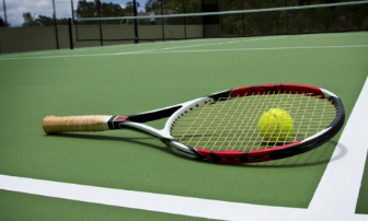 vợt tennis cũ